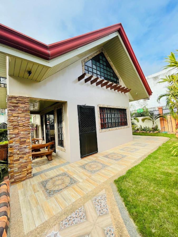 Vila Resthouse Fully Airconditioned W/ Private Parking Tuguegarao City Exteriér fotografie